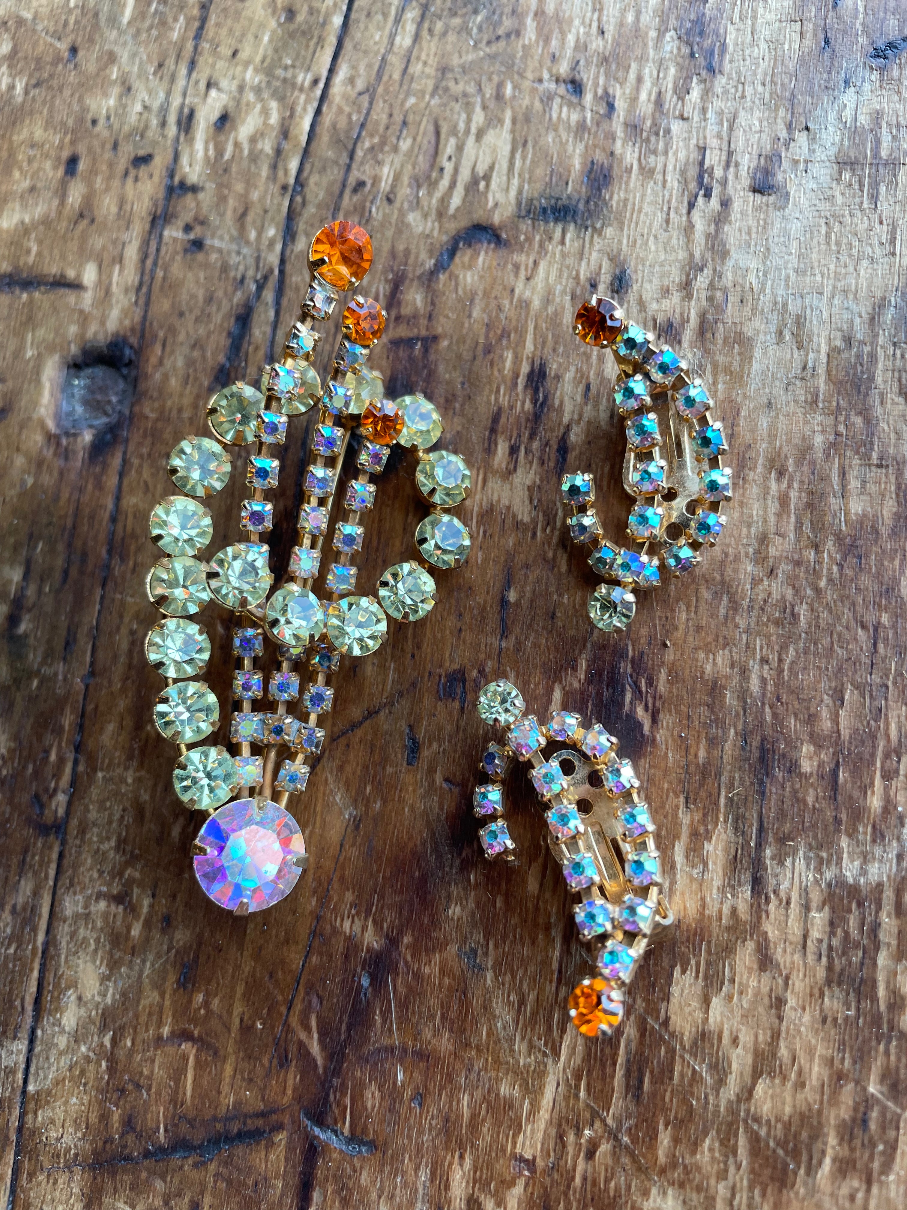 Vintage 1960s brooch and earrings