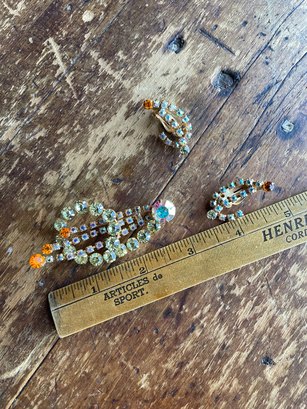 Vintage 1960s brooch and earrings