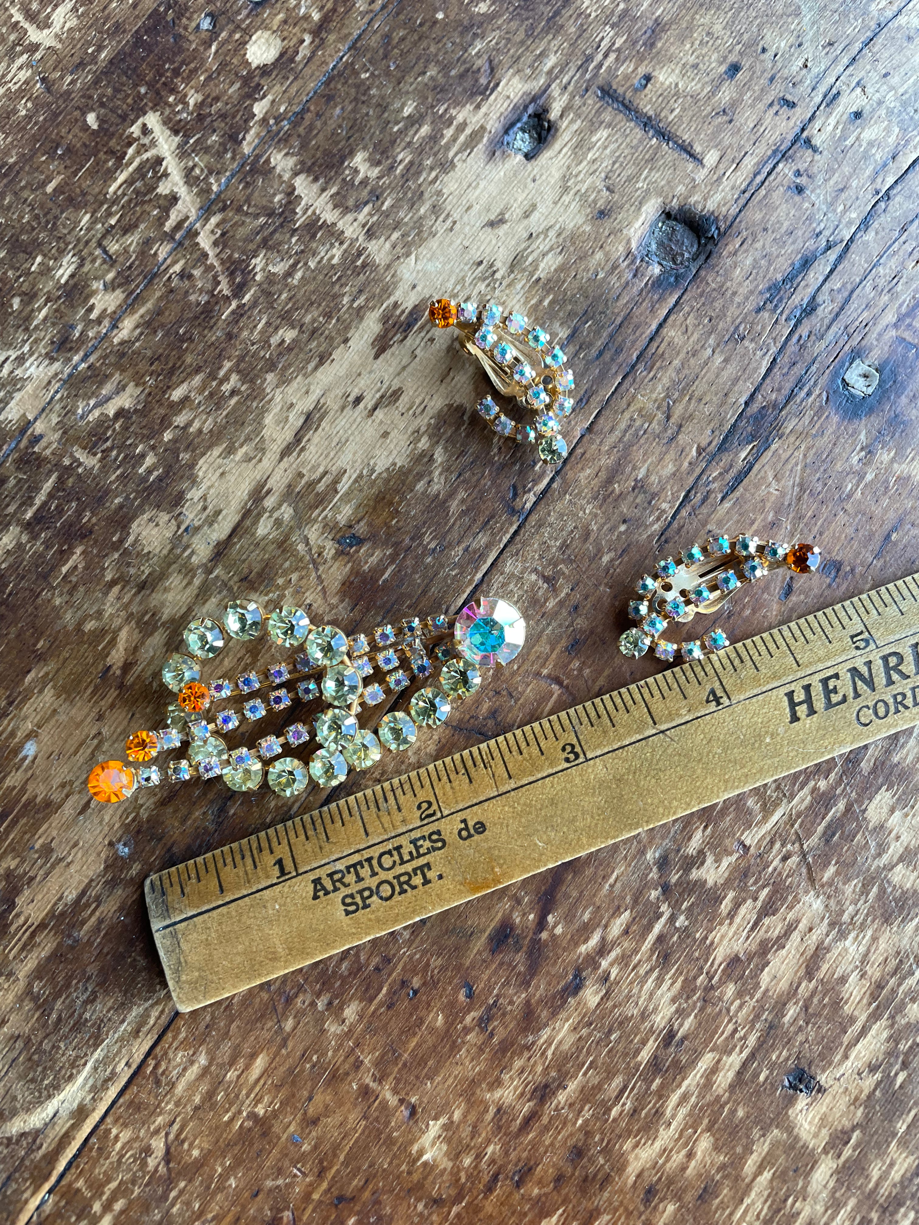 Vintage 1960s brooch and earrings