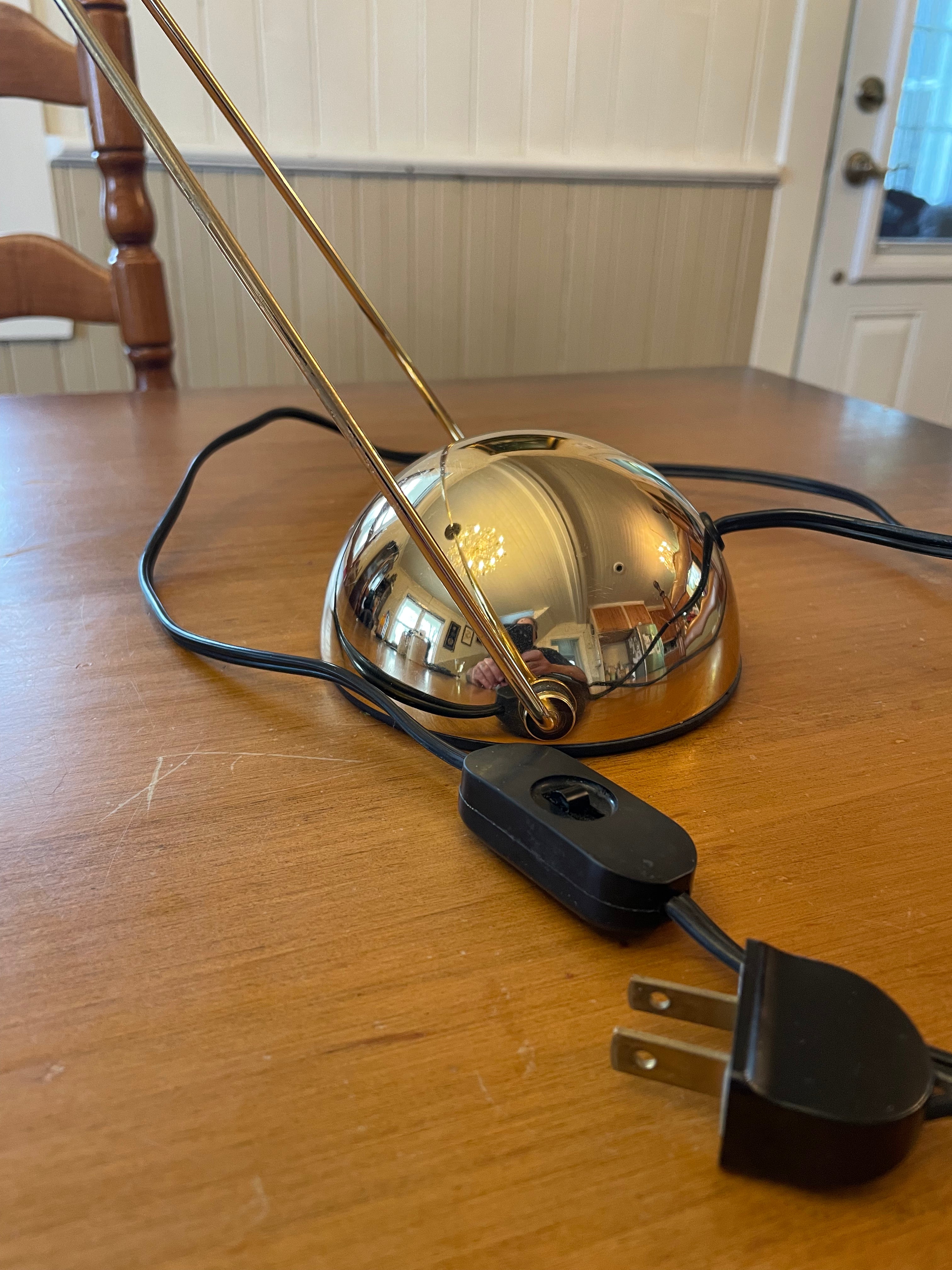 Vintage Italian design post modern Meridiana gold table lamp